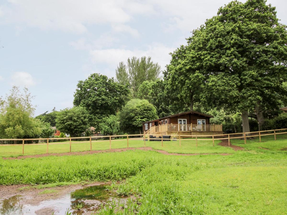 The Log Cabin Tenbury Exterior foto